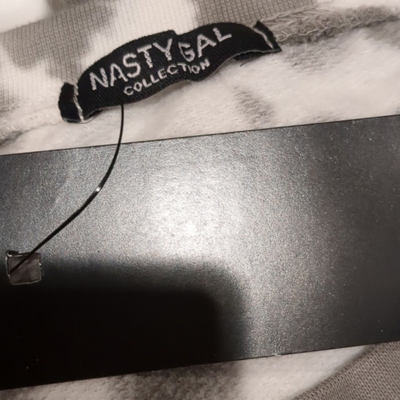 Nasty Gal Readin My Cards Tie Dye Graphic Pullover Gray and White Sweatshirt M - Picture 4 of 7